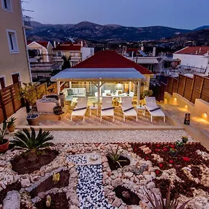 Avocado Offering Peace And Relaxation Villa